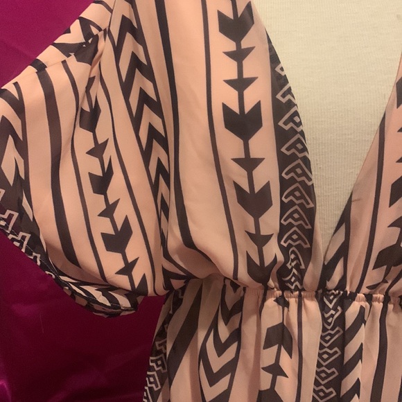 Honey Belle dress with low V, soft pink with arrow design - Picture 2 of 13